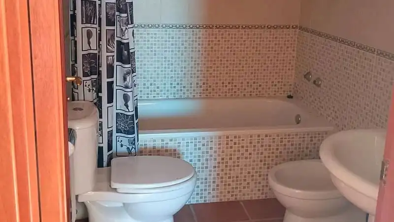 Baño de Piso en venta en Cartagena con Calefacción, Horno y Piscina comunitaria