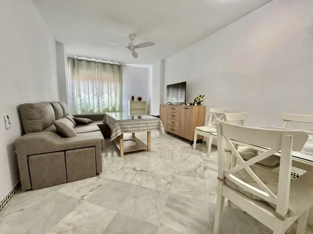 Living room of Flat for share in Córdoba  with Air Conditioner