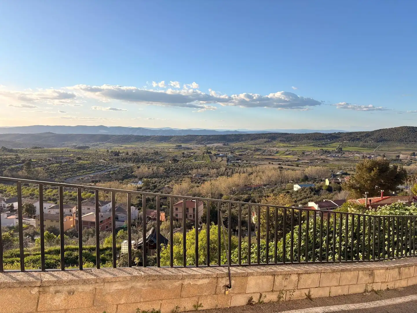 Vista exterior de Casa o xalet en venda en Agres amb Terrassa i Balcó