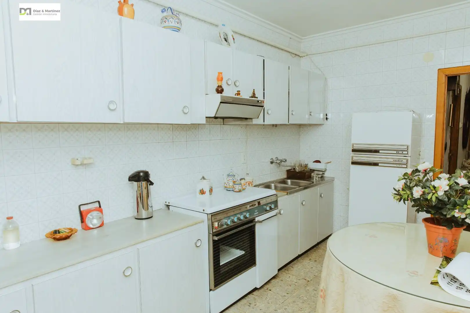 Kitchen of Houses for sale in Cacabelos  with Parquet flooring