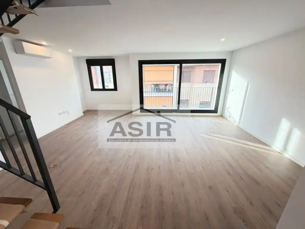 Vista exterior de Piso de alquiler en Polinyà de Xúquer con Piscina