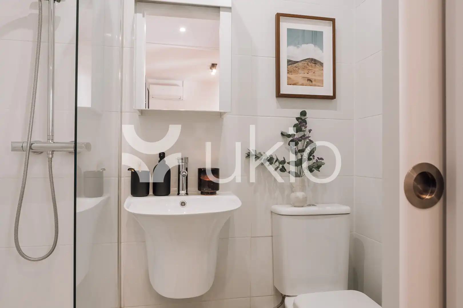Baño de Apartamento de alquiler en Barcelona con Aire acondicionado, Calefacción y Amueblado