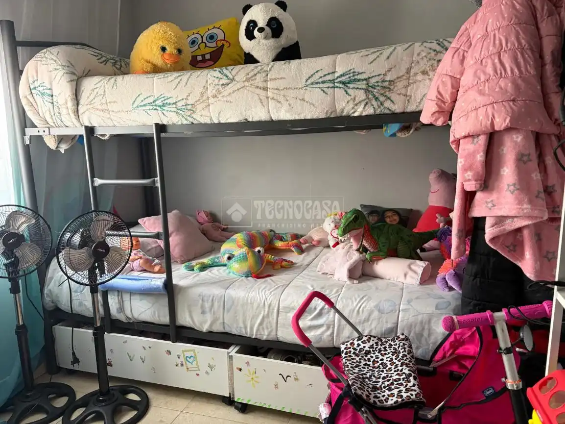 Bedroom of Flat for sale in Sevilla