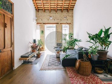 Duplex avec balcon à louer à CALLE DE FRANCESC EIXIMENIS, 79