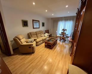 Sala d'estar de Pis en venda en Cuenca Capital amb Calefacció, Terrassa i Traster