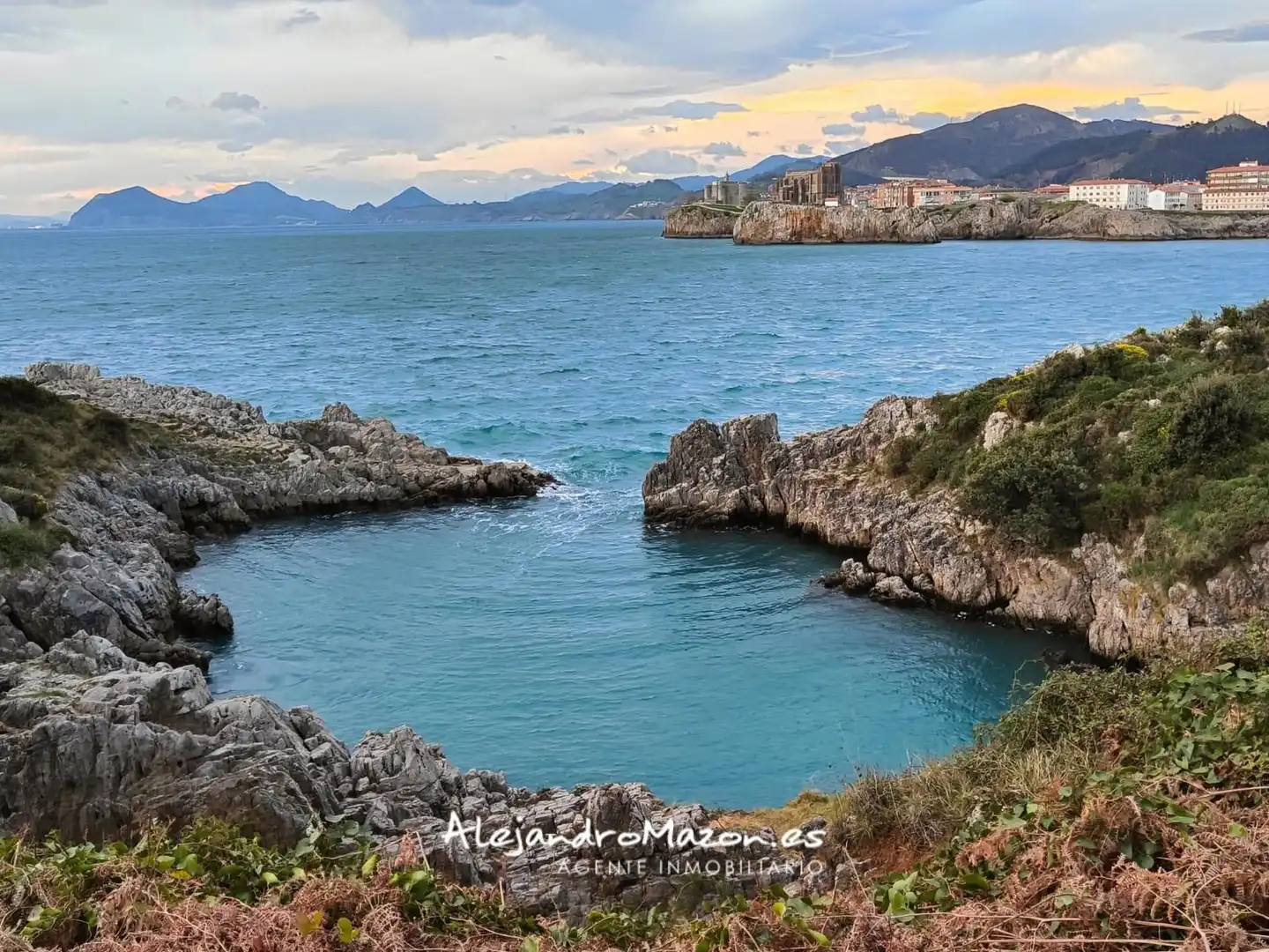 Exterior view of Detached homes for sale in Castro-Urdiales  with Heating, Private garden and Terrace