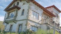 Vista exterior de Casa o xalet en venda en Campoo de Yuso amb Jardí privat i Balcó
