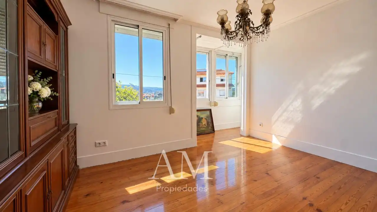 Habitación de Casa o chalet en venta en Vigo  con Calefacción, Jardín privado y Terraza