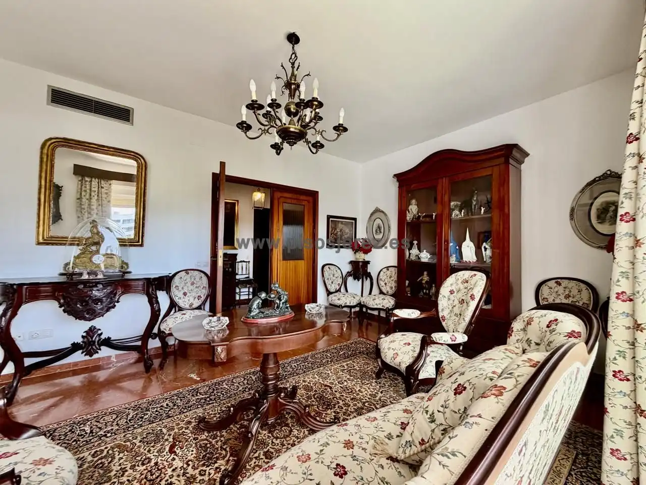 Sala d'estar de Pis en venda en Avenida - Divina Pastora - Plaza de Toros