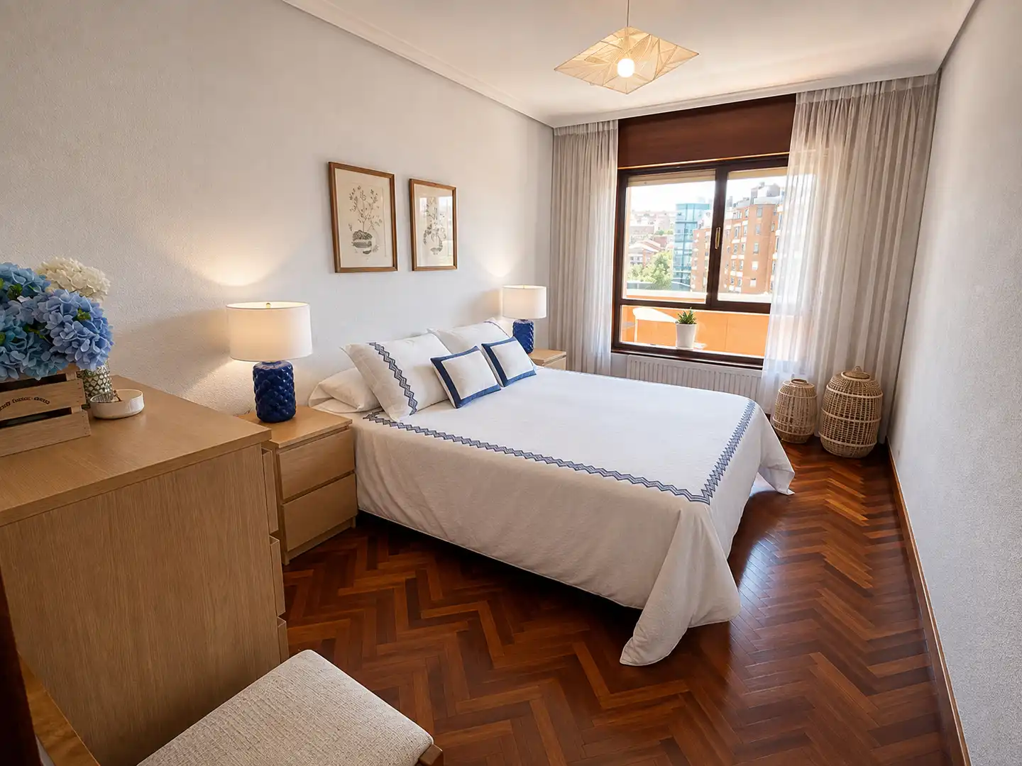 Schlafzimmer von Wohnung zur Miete in Santander mit Heizung, Terrasse und Möbliert