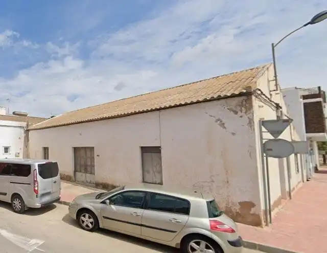 Außenansicht von Fabrikhallen zum Verkauf in San Javier