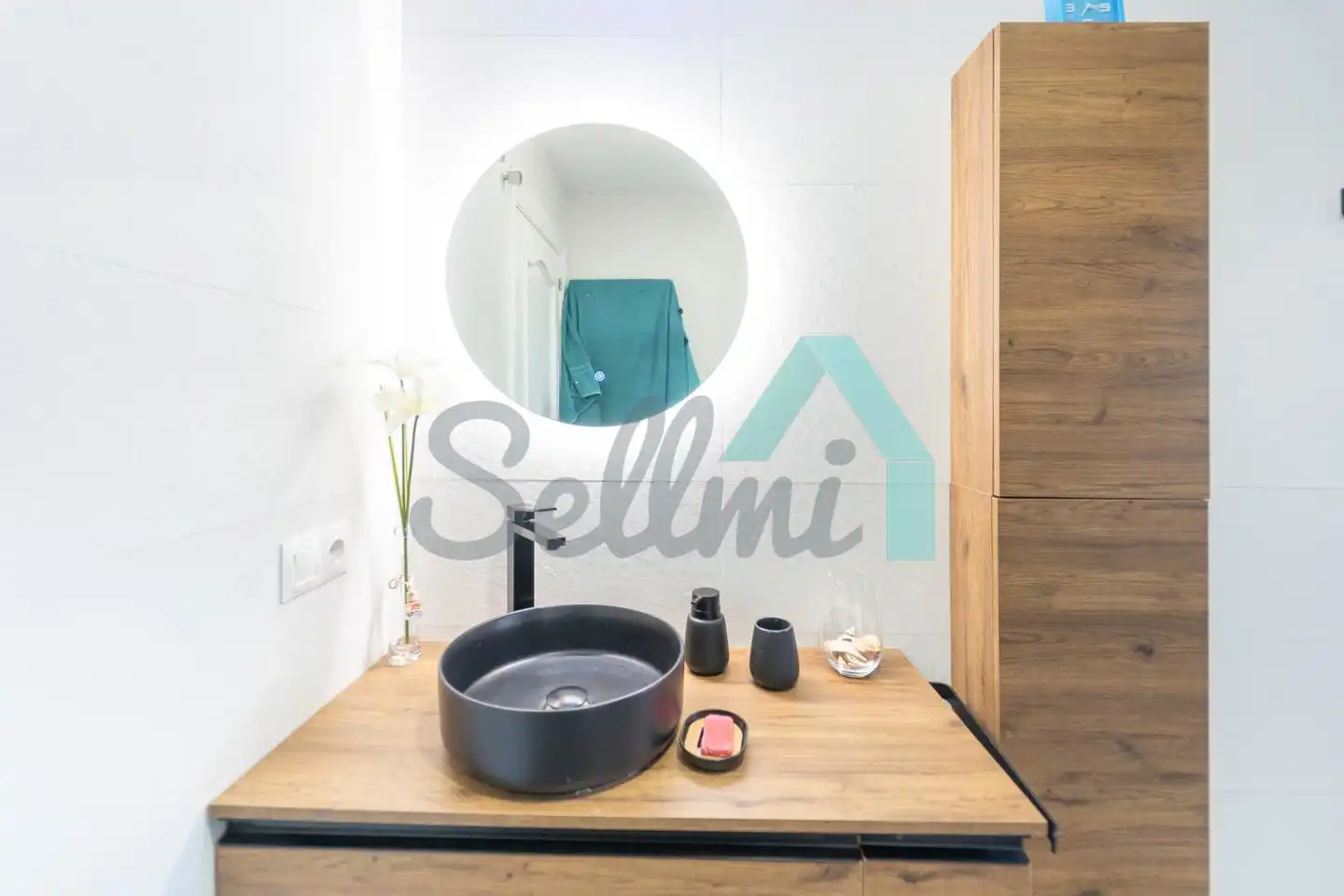 Baño de Ático en venta en Oviedo  con Calefacción, Parquet y Terraza