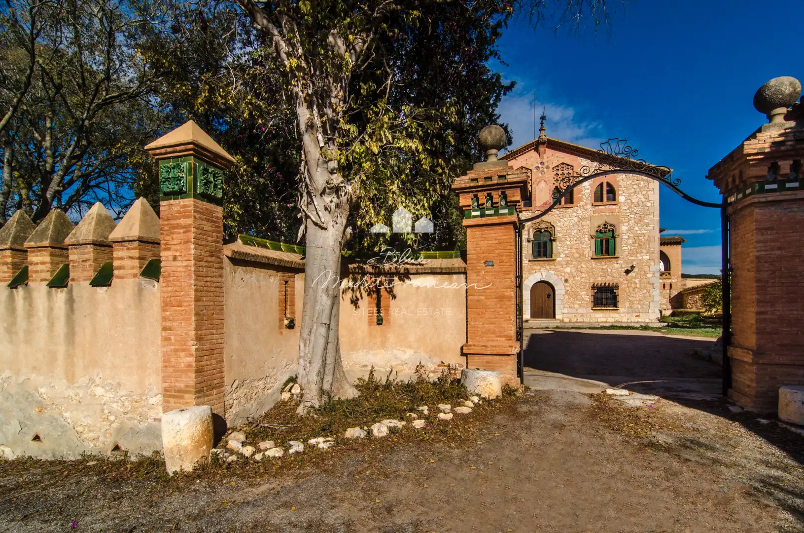Exterior view of Houses for sale in Sant Pere de Ribes  with Terrace, Storage room and Balcony