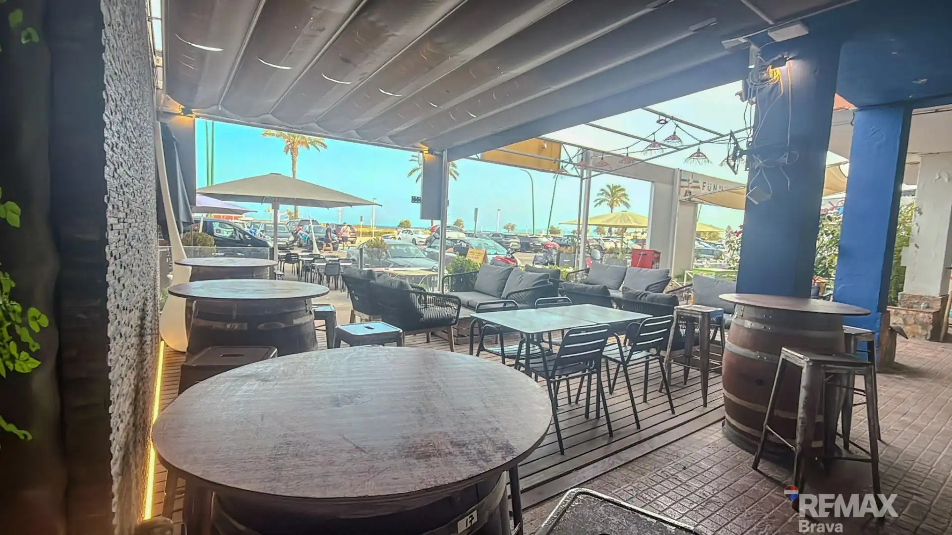 Terraza de Local de alquiler en Empuriabrava con Aire acondicionado, Terraza y Amueblado