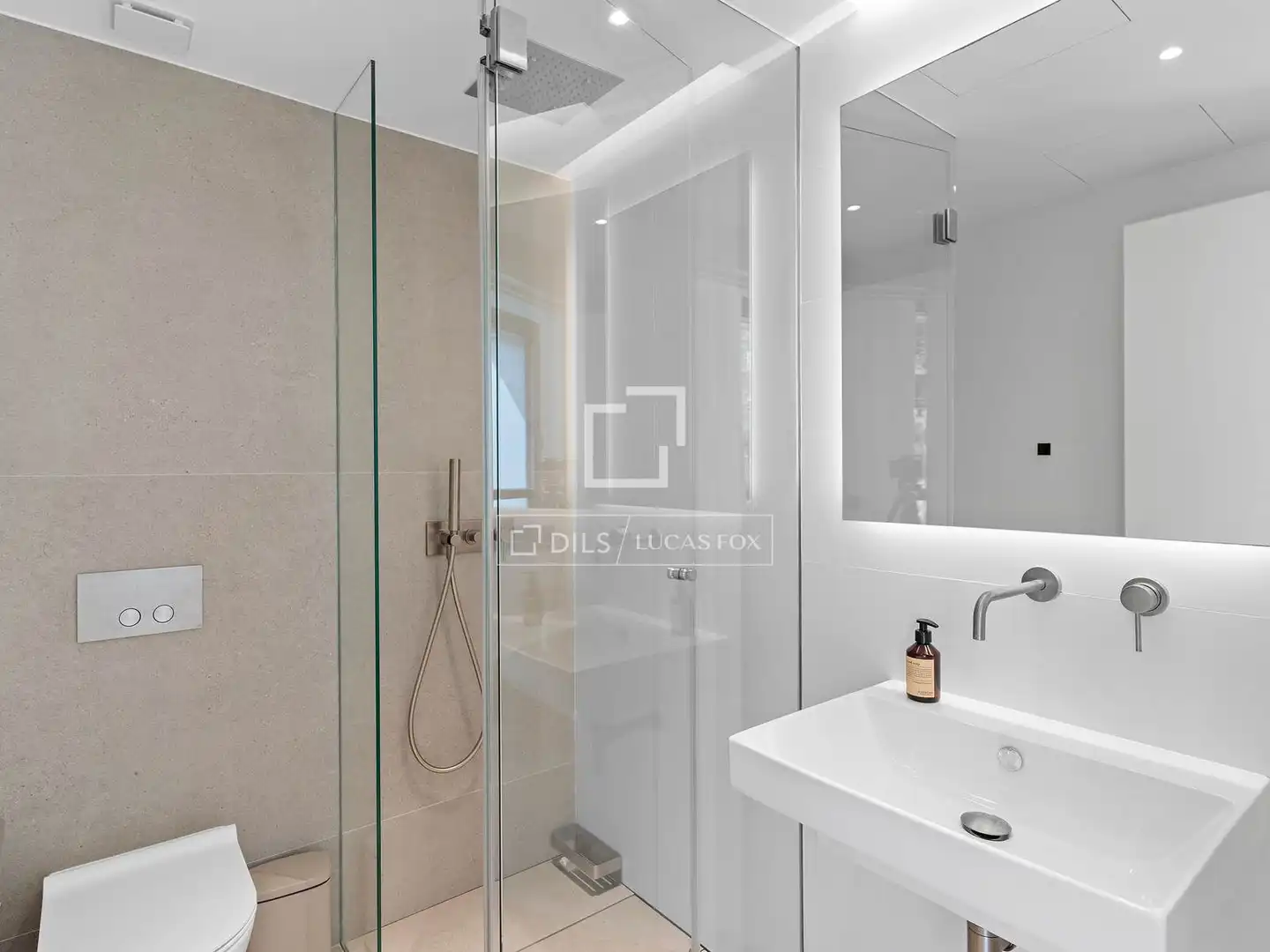 Baño de Piso en venta en  Palma de Mallorca con Aire acondicionado, Calefacción y Terraza