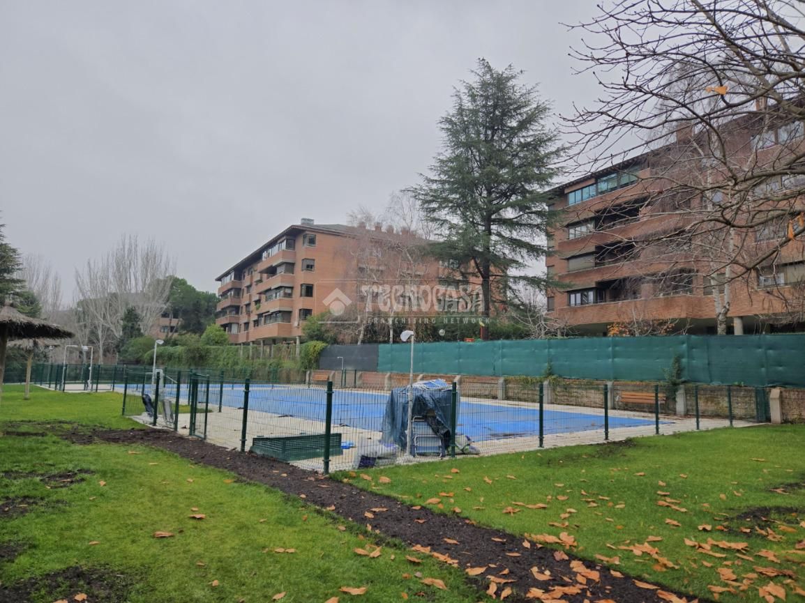 Exterior view of Flat for sale in  Madrid Capital  with Heating and Community pool