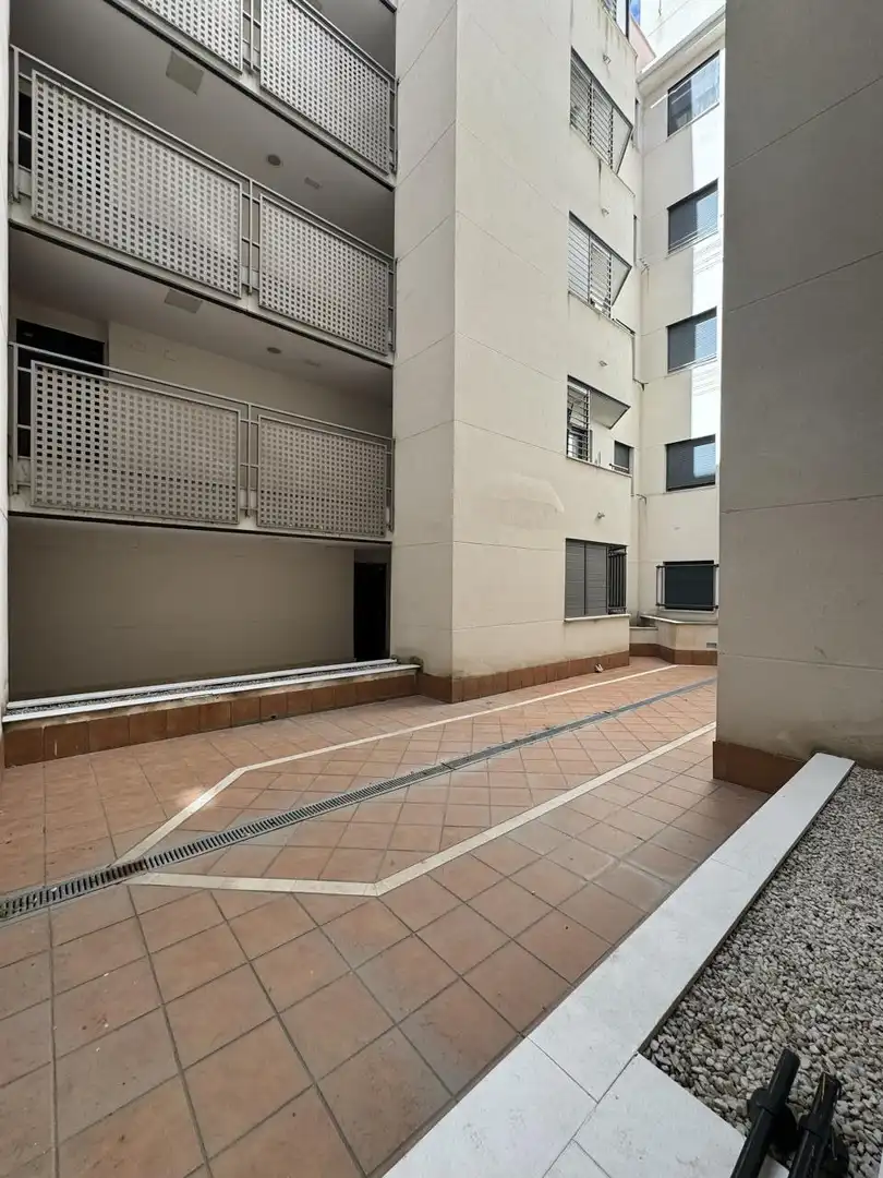 Vista exterior de Planta baja en venta en Guadalajara con Aire acondicionado, Calefacción y Trastero