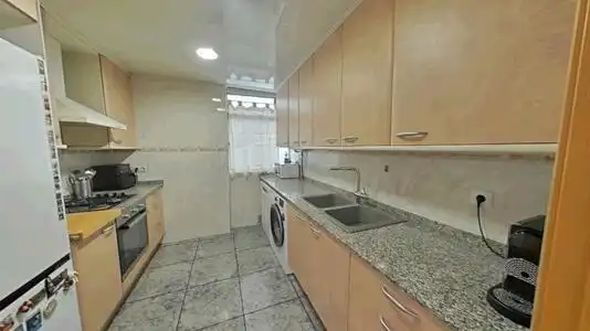 Cuina de Pis en venda en Santa Perpètua de Mogoda amb Calefacció, Terrassa i Balcó