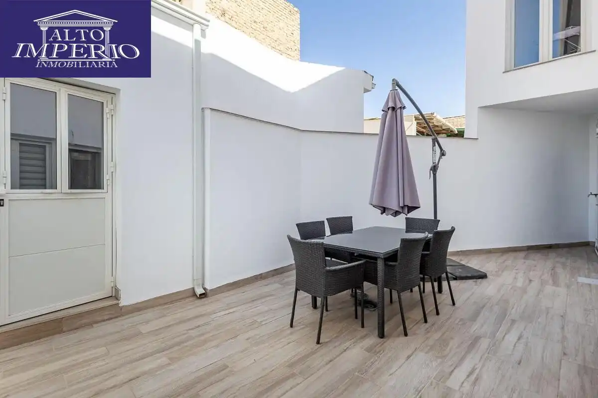 Terrassa de Casa adosada en venda en Churriana de la Vega amb Aire condicionat