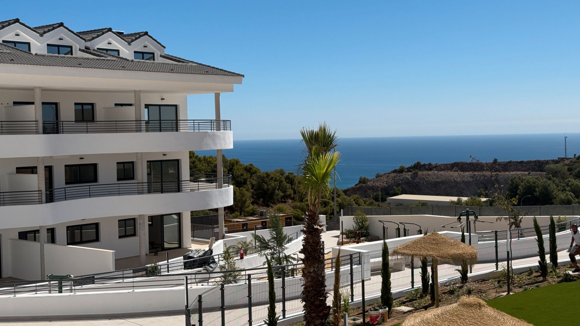 Vista exterior de Planta baixa en venda en Benalmádena amb Aire condicionat, Calefacció i Jardí privat