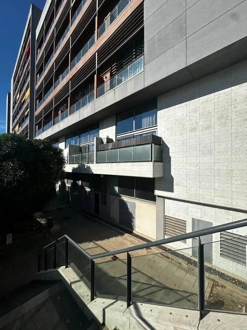 Vista exterior de Local en venta en Xirivella