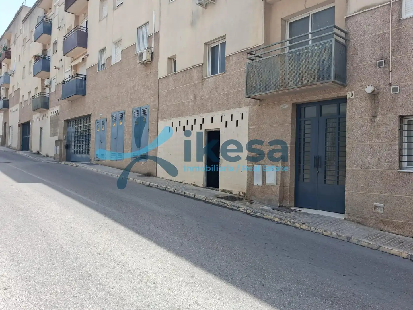 Locale commerciale in vendita a Lebrija