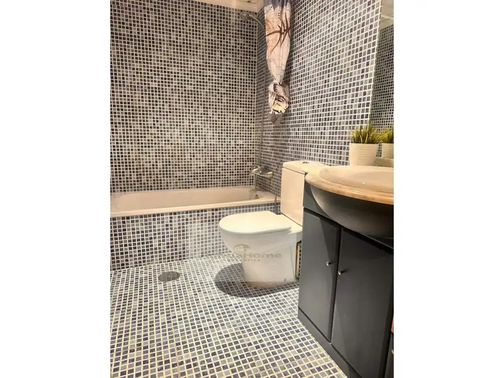 Bathroom of Flat for rent in Benalmádena