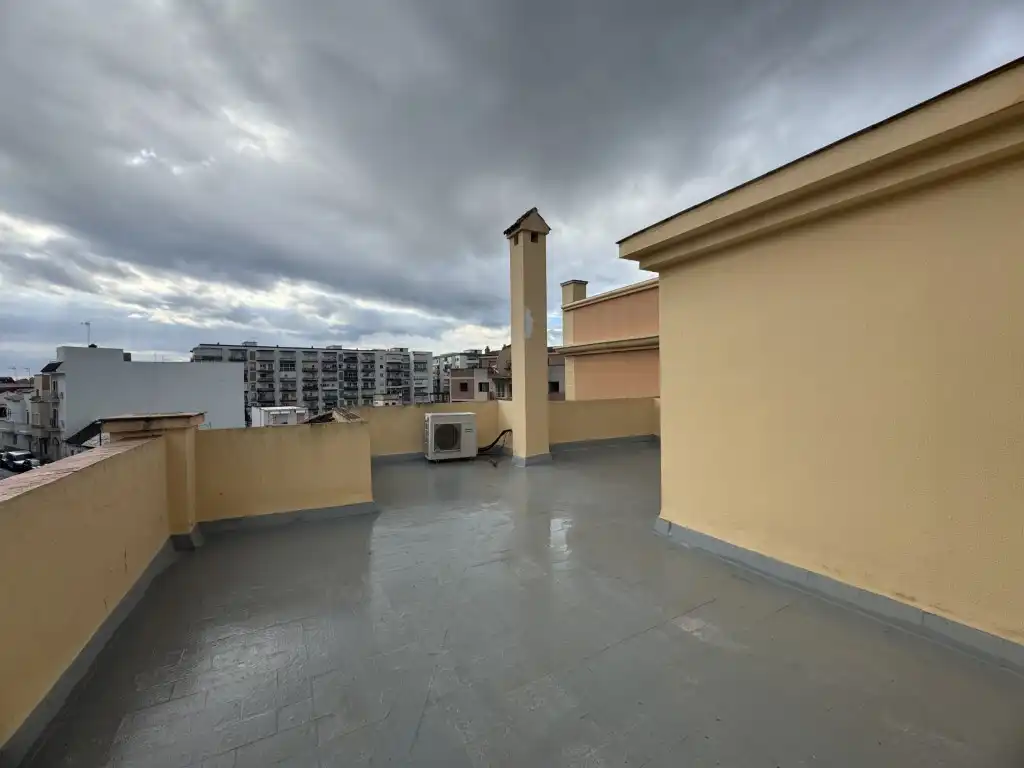 Terrasse von Haus oder Chalet zum Verkauf in Algeciras mit Ofen und Waschmaschine