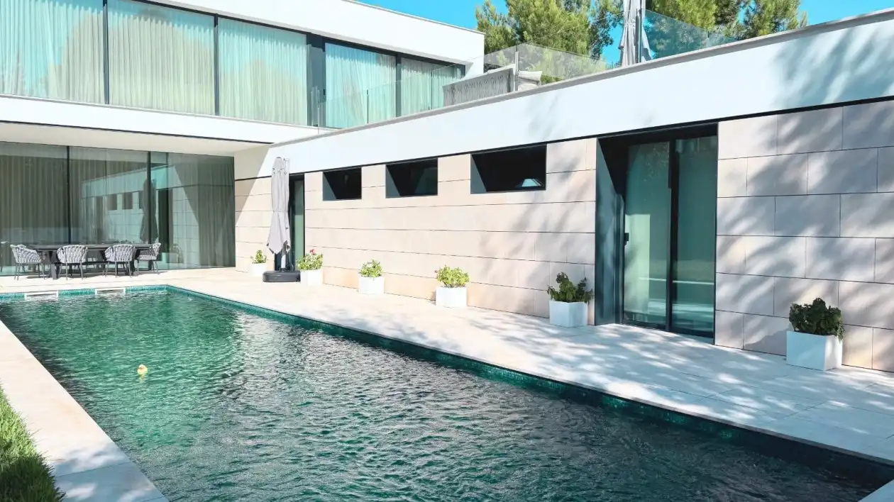 Swimming pool of Houses for sale in Calvià