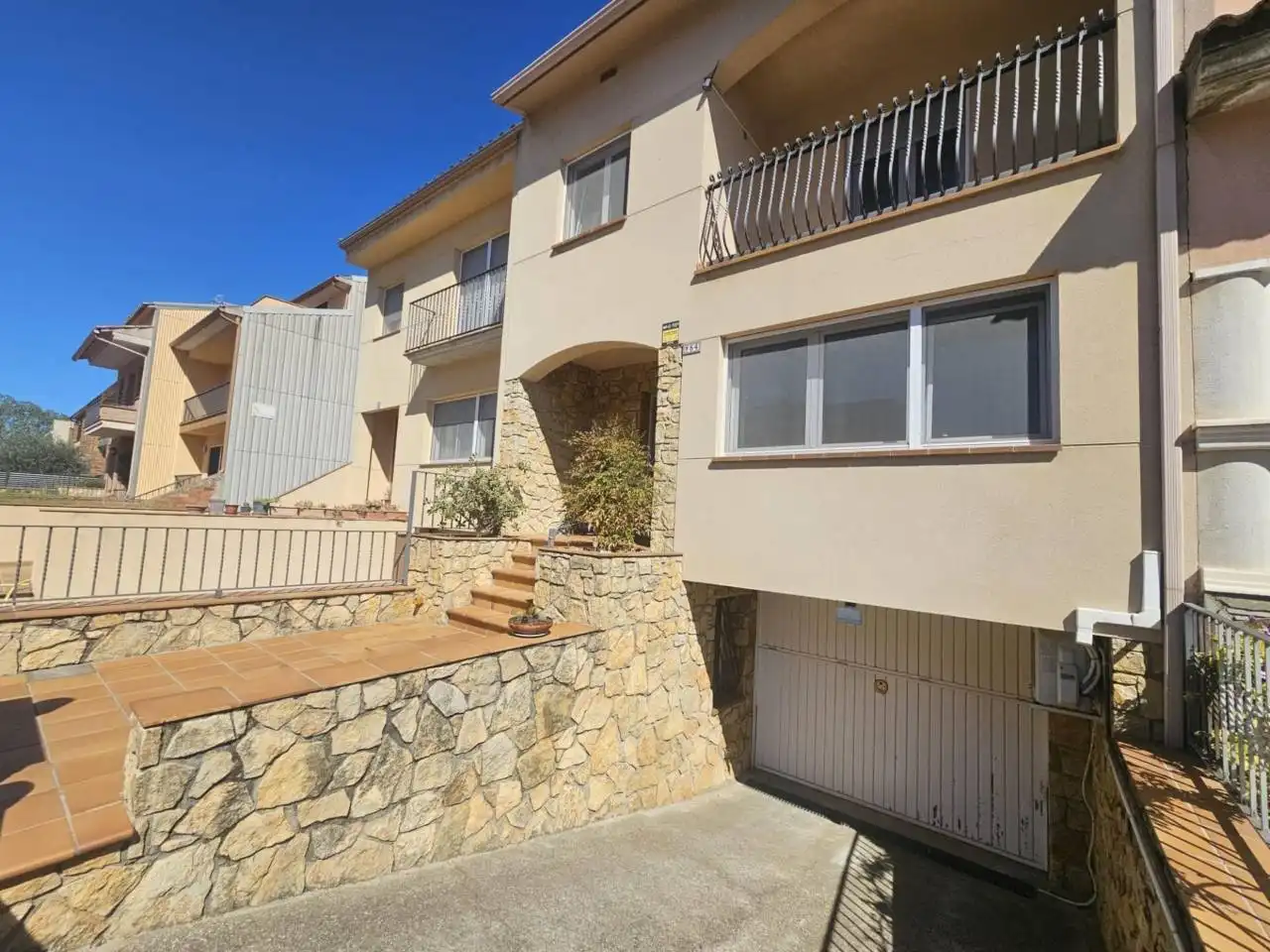 Vista exterior de Casa adosada en venda en Santa Maria de Palautordera amb Aire condicionat, Calefacció i Terrassa