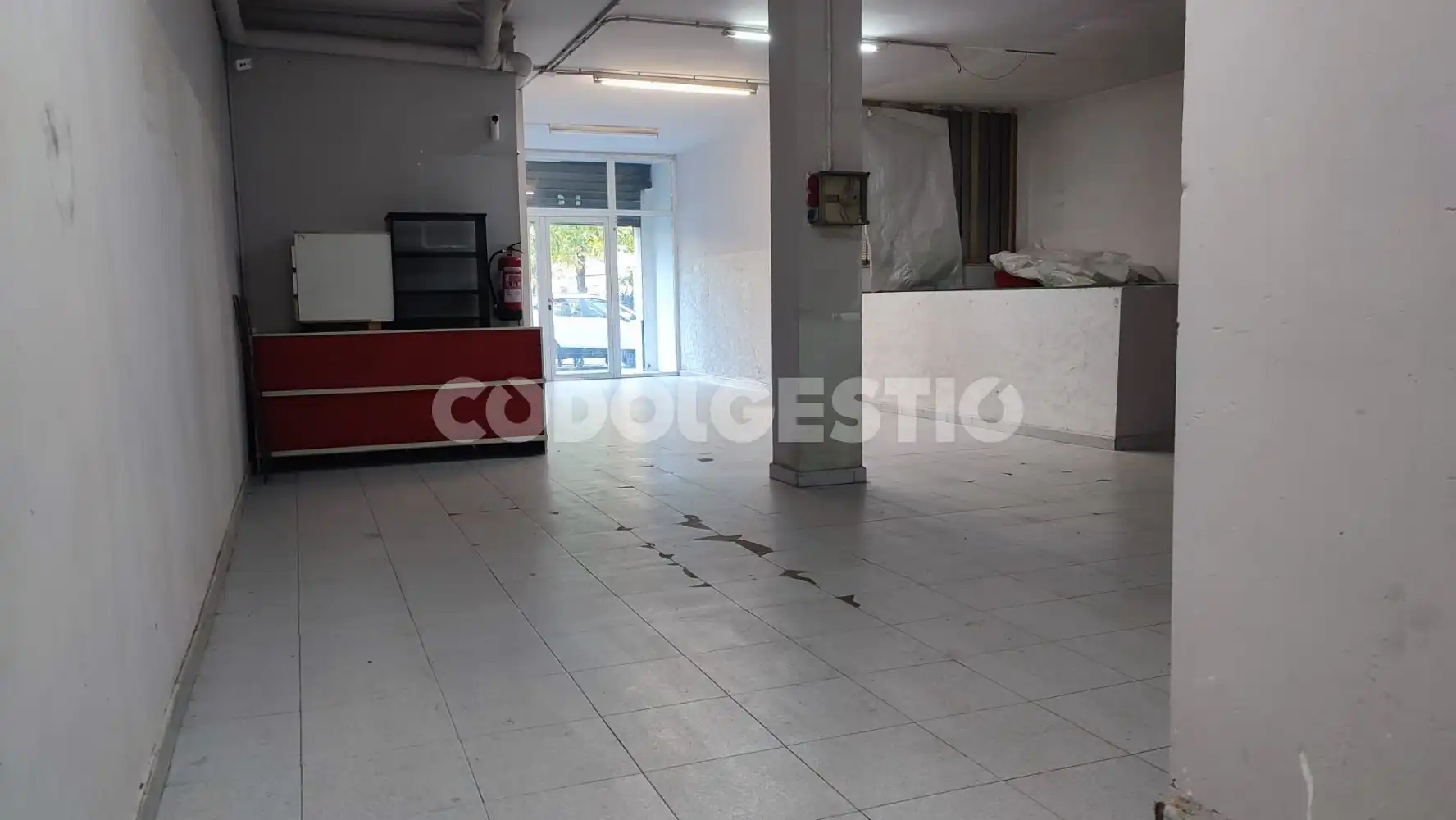 Locale commerciale in vendita a dels Sants Màrtirs, imagen 2
