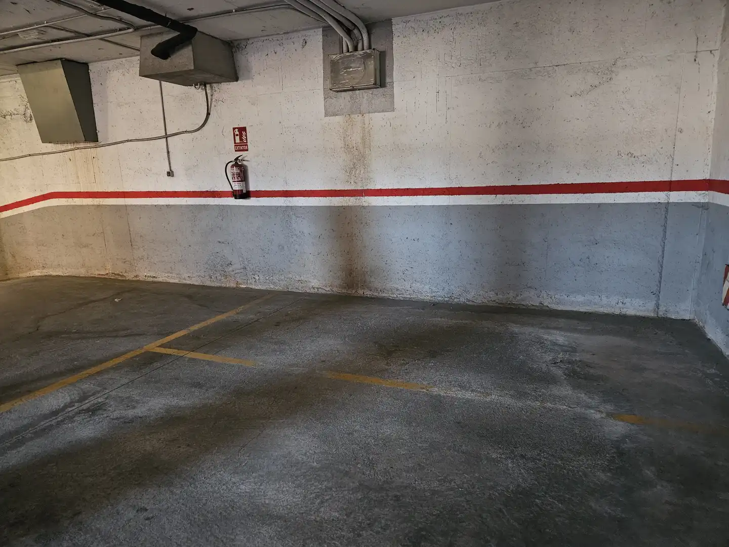 Parking de Piso en venta en Santa Coloma de Gramenet con Calefacción, Terraza y Trastero