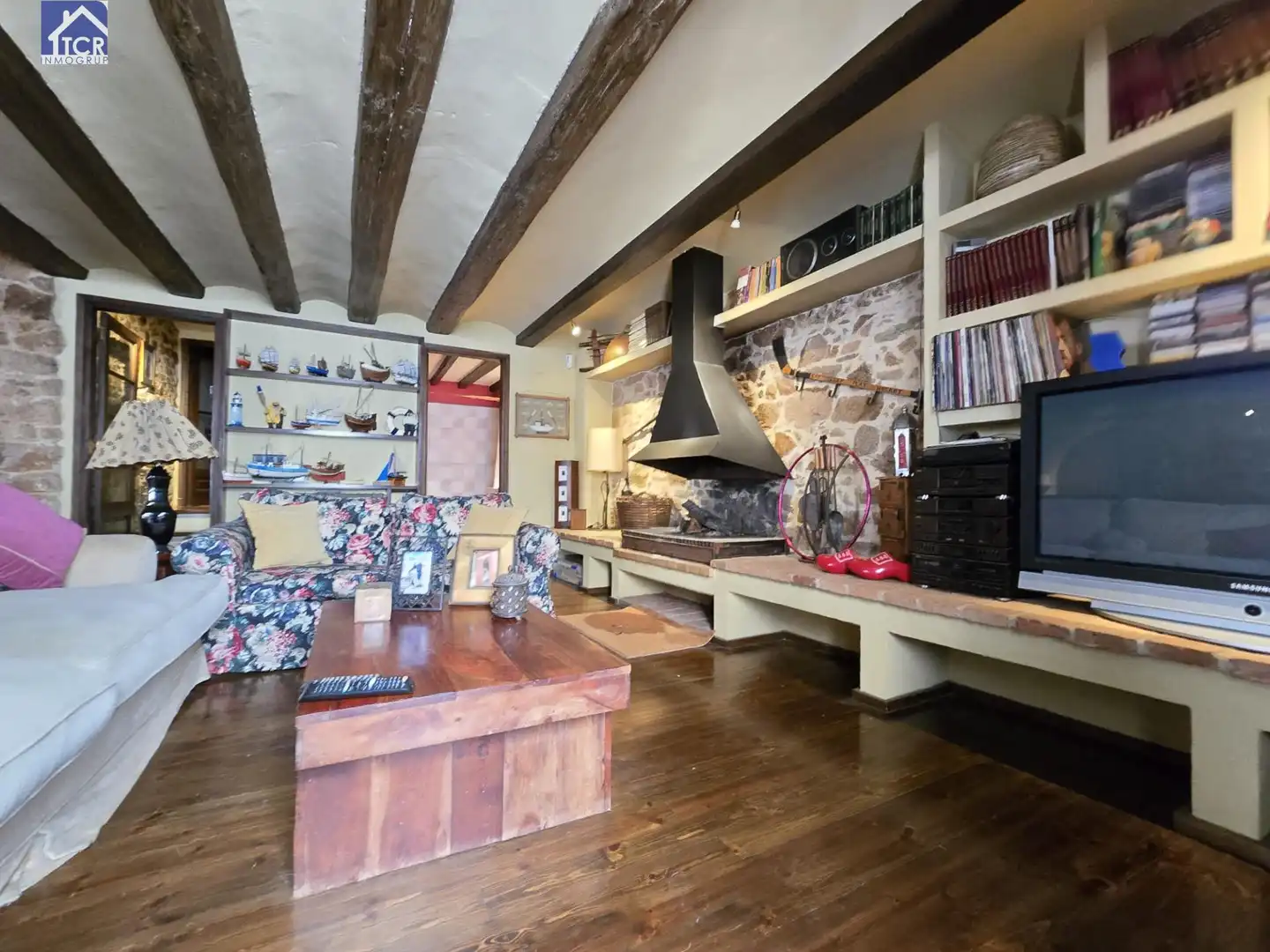 Sala d'estar de Casa o xalet en venda en Sant Feliu de Guíxols amb Calefacció, Jardí privat i Terrassa