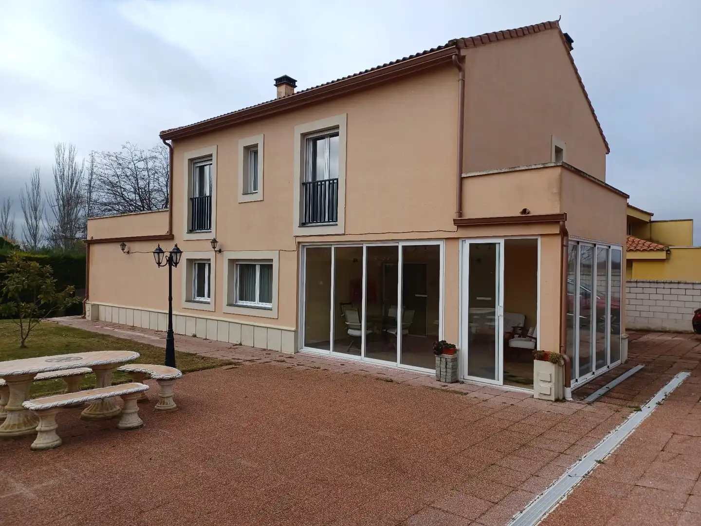 Vista exterior de Casa o chalet en venta en Renedo de Esgueva con Jardín privado