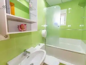 Bany de Casa o xalet de lloguer en Almuñécar amb Aire condicionat, Jardí privat i Terrassa