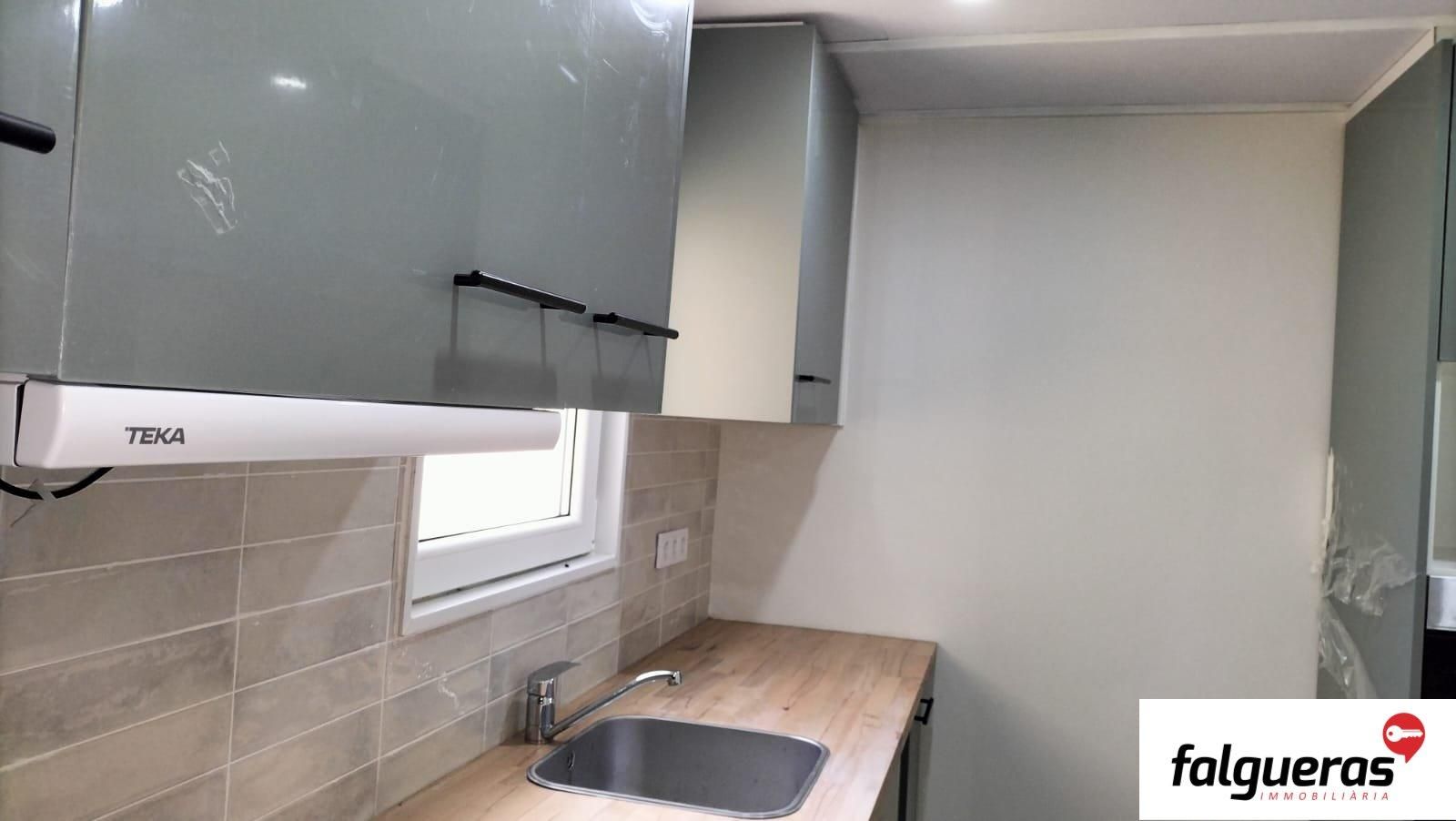 Kitchen of Flat for sale in Sabadell  with Heating and Oven