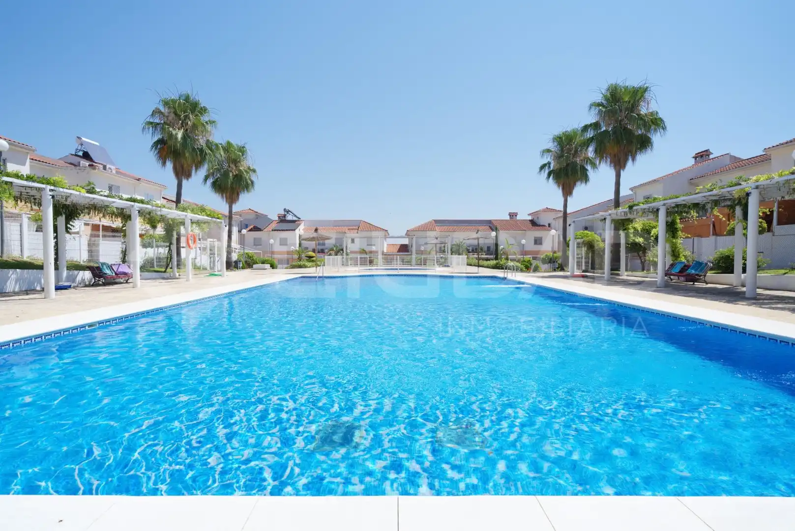 Swimming pool of Houses for sale in San Juan de Aznalfarache  with Air Conditioner, Private garden and Community pool