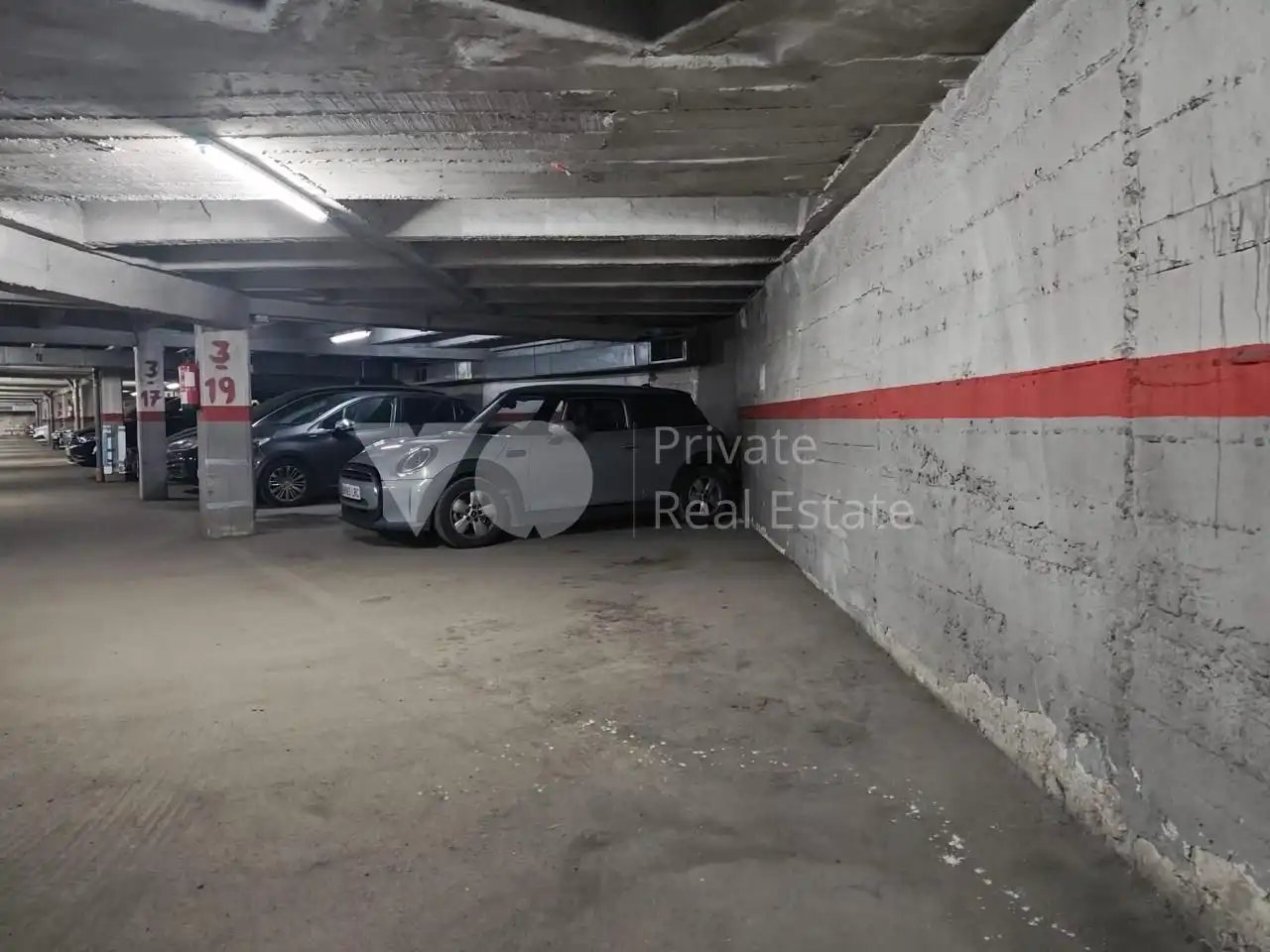 Garage for sale in Madrid, Madrid