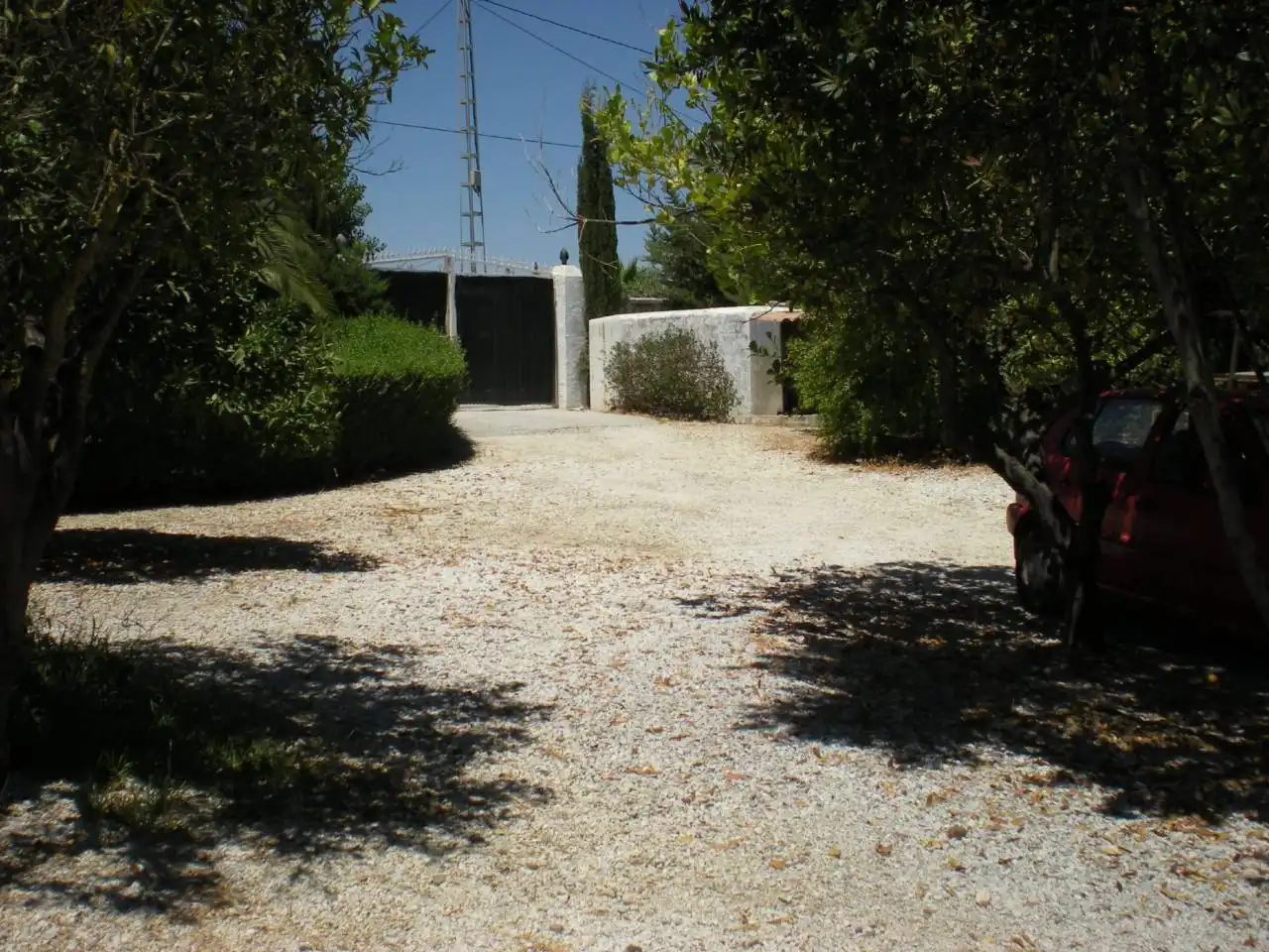 Vista exterior de Casa o xalet en venda en Alhaurín de la Torre amb Jardí privat, Terrassa i Moblat