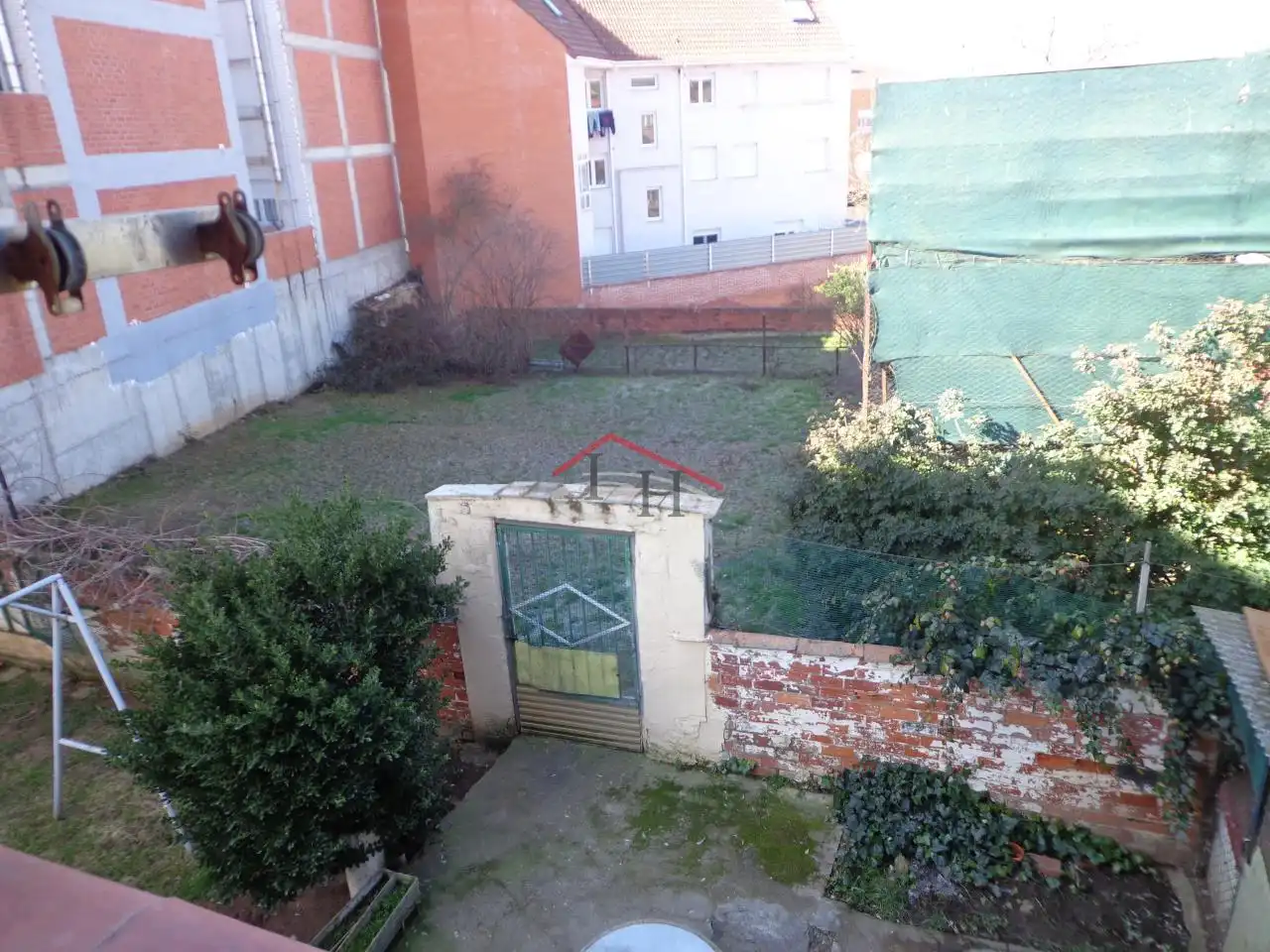 Casa o xalet en venda en León Capital  amb Calefacció i Jardí privat