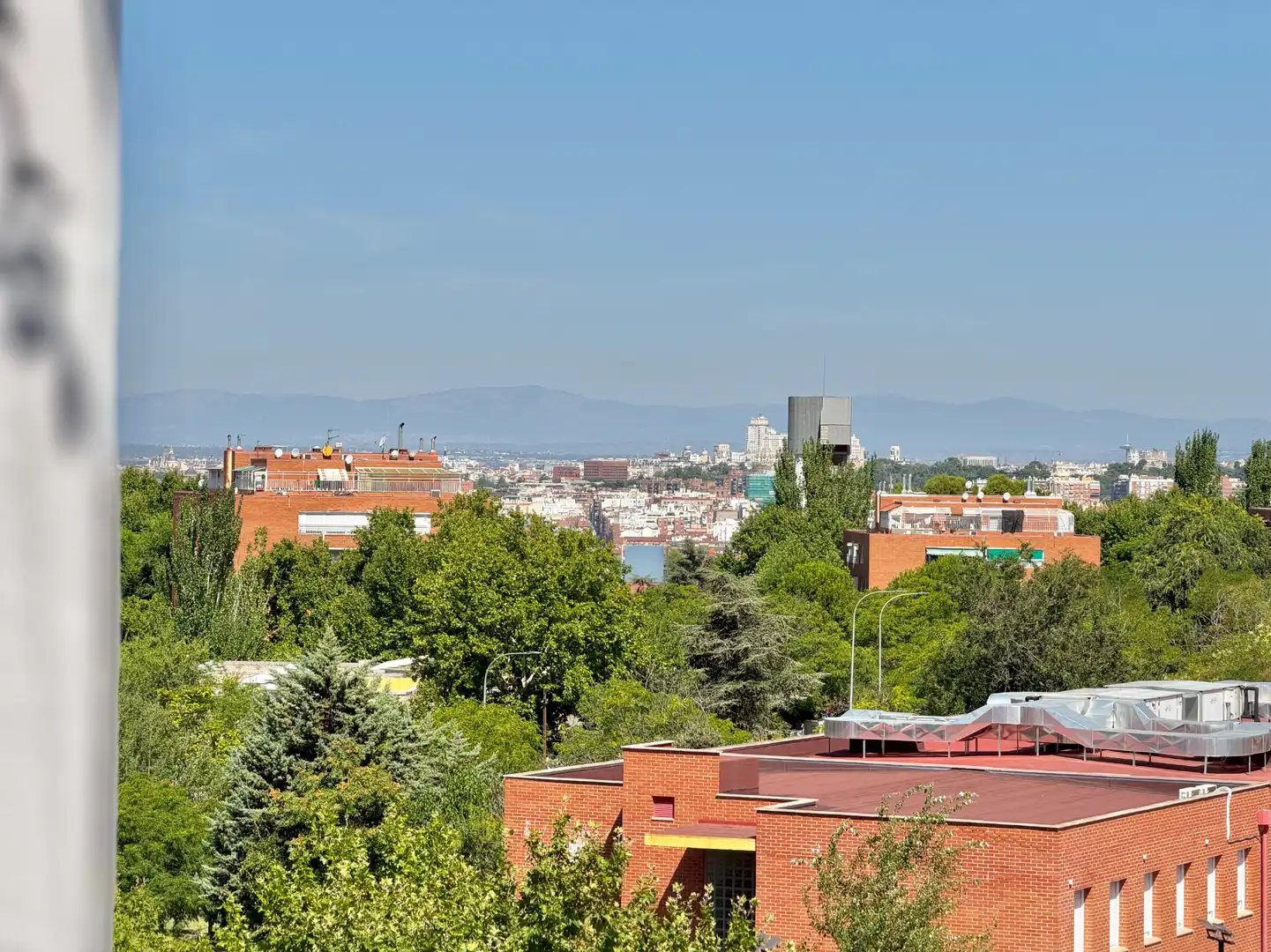 Vista exterior de Dúplex en venda en Madrid amb Aire condicionat, Calefacció i Terrassa