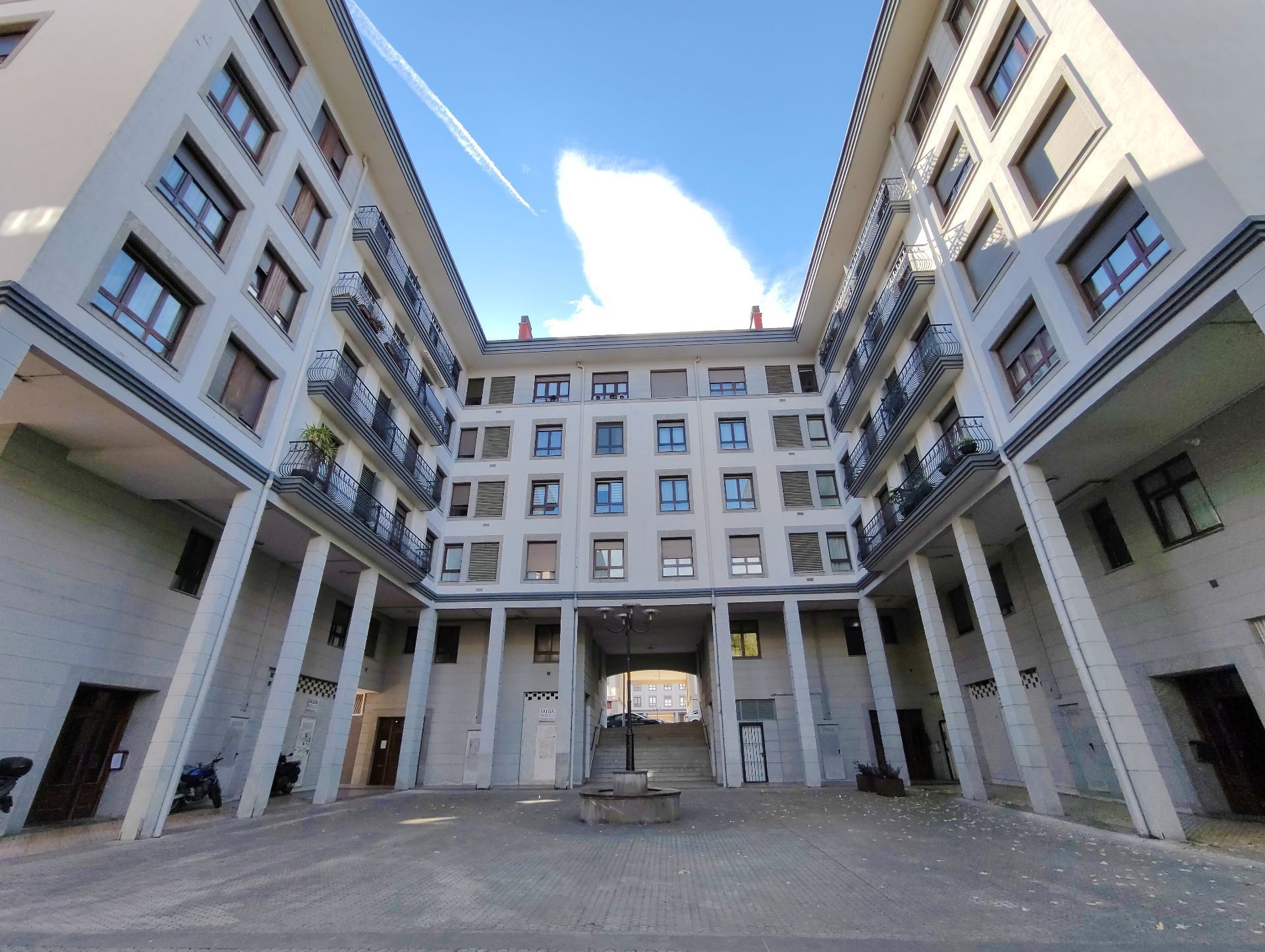 Vista exterior de Local en venda en Urnieta