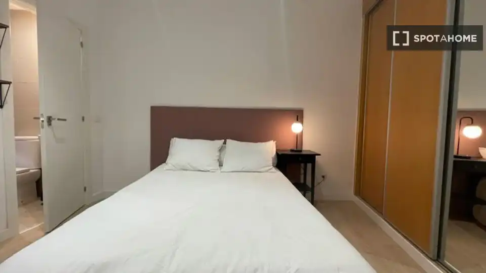 Habitación de Piso de alquiler en Madrid con Aire acondicionado, Calefacción y Amueblado