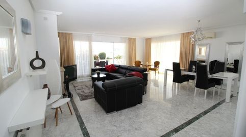 Foto 2 de Ático de alquiler en Avenida de Julio Iglesias, S/n, Puerto Banús, Marbella