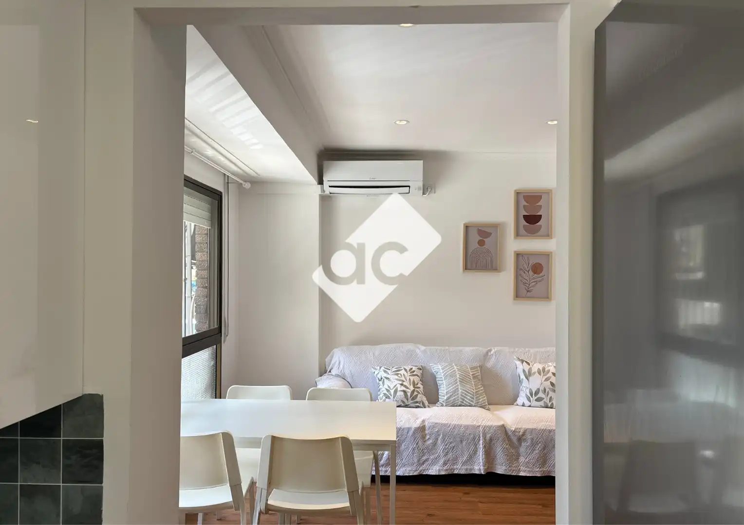 Habitación de Apartamento de alquiler en Valencia con Aire acondicionado, Calefacción y Parquet