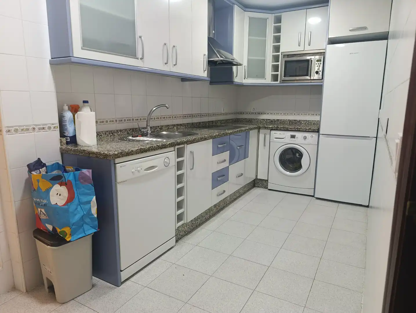 Kitchen of Flat for rent in Arco Norte - Avda. España