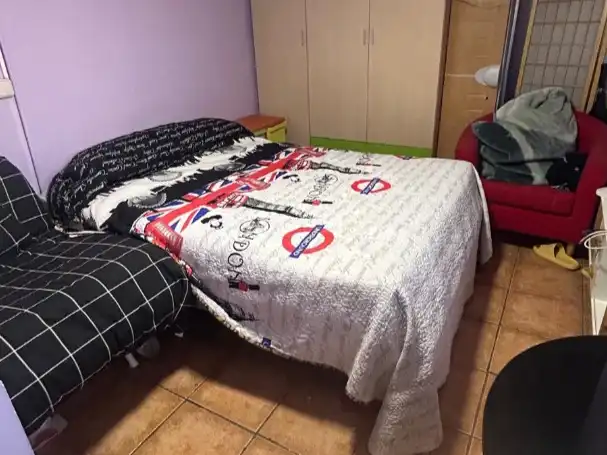 Habitación de Local en venta en Sabadell con Aire acondicionado, Calefacción y Amueblado