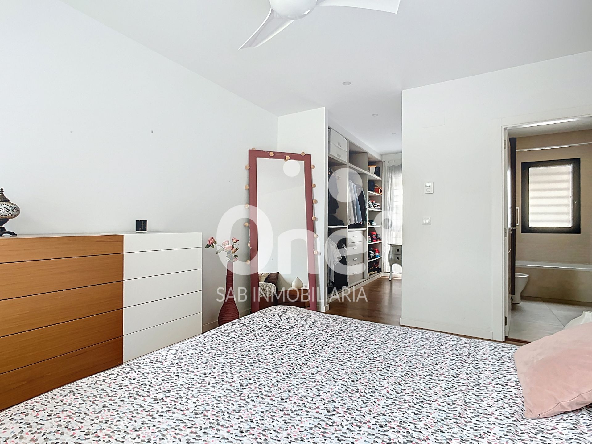 Dormitori de Casa o xalet de lloguer en L'Eliana amb Aire condicionat, Calefacció i Jardí privat