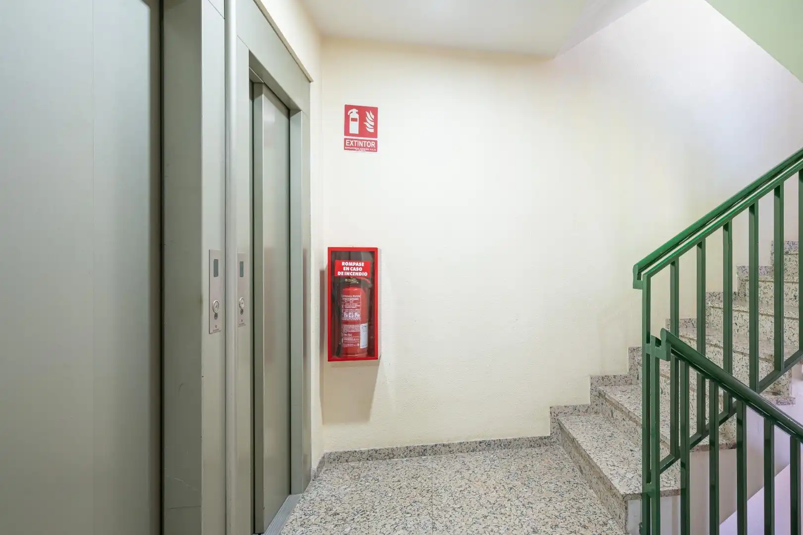 Flat with terrace to rent in Calle MAESTRO SERRANO, imagen 8