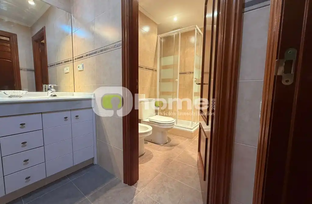 Bathroom of Flat for sale in Zamora Capital   with Air Conditioner, Heating and Parquet flooring